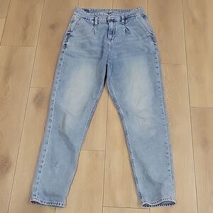 AMERICAN EAGLE OUTFITTERS MOM JEANS Size 4